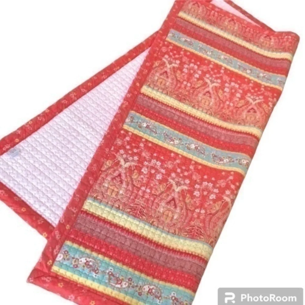 MGL QUILT | Exquisite Coral Paisley Multi Color Quilt, Size 72”x56”.